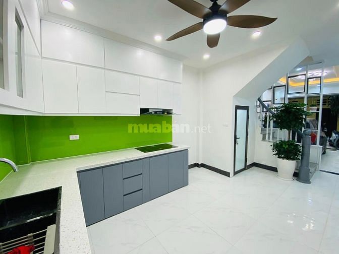 Bán Gấp nhà 40m2 5t 6.38 tỷ Nguyễn Trãi, ô tô vào nhà, tặng nội thất