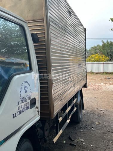 Tải ISUZU 2T dời 2008 màu trắng thùng inox kín cửa hông 