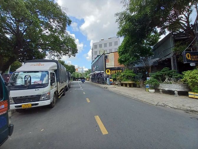 Góc Biệt Thự 2Lầu 7x9(61m2) Mặt Tiền Hoàng Diệu-Trương Quốc Dung 9,3Tỷ