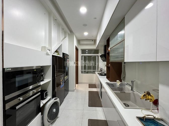 Tôi cần bán nhà MT 221 NĐC, P.11, Q.PN Gía 23.8 tỷ
