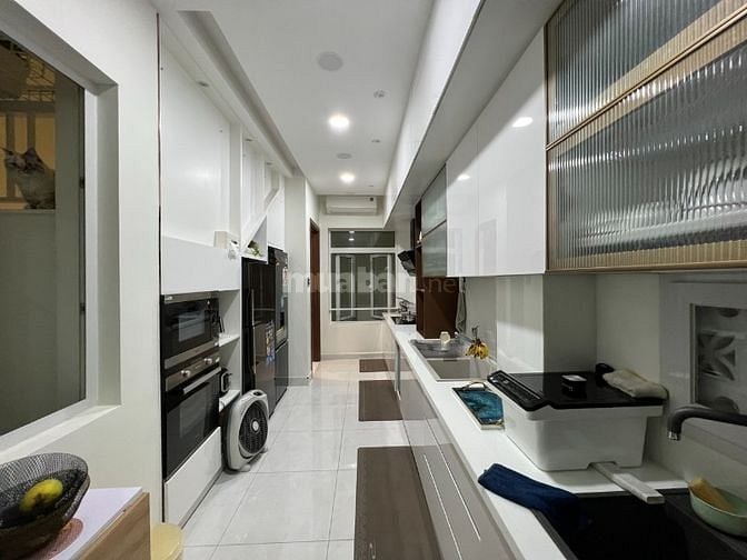 Tôi cần bán nhà MT 221 NĐC, P.11, Q.PN Gía 23.8 tỷ