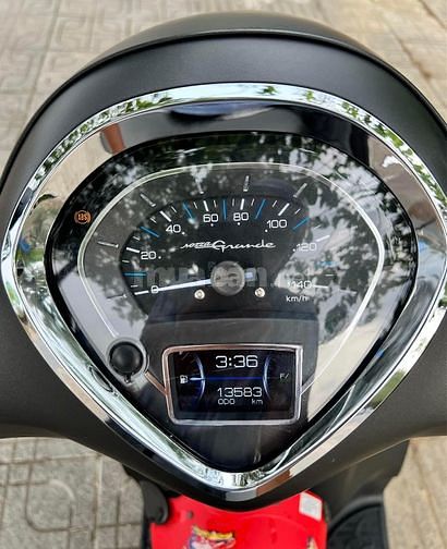 Bán xe Grande bản giới hạn màu đen đi 13.500km