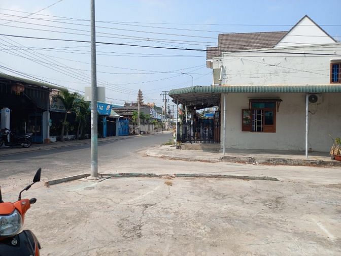 Bán đất MT Hoàng Văn Thụ, giá 2 tỷ ( thương lượng), Tân Thiện, La Gi