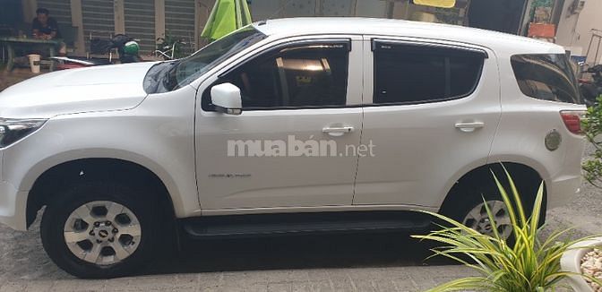 Bán Chevrolet Trailblazer LT dầu 2.5 tự động đời T12/2018 trắng 1 chủ 