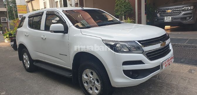 Bán Chevrolet Trailblazer LT dầu 2.5 tự động đời T12/2018 trắng 1 chủ 