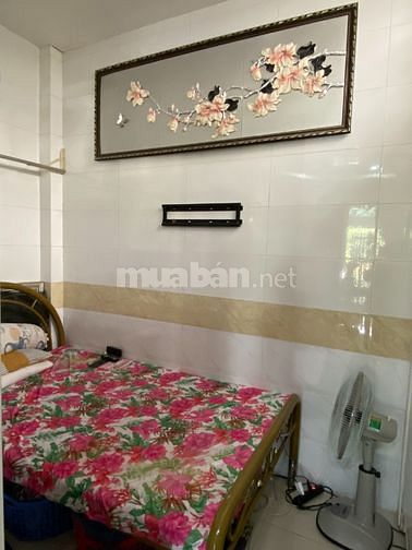 Bán biệt thự 22 đường 46, P.Tân Phong, Quận 7. 7x15m, trệt, 3 lầu, mái