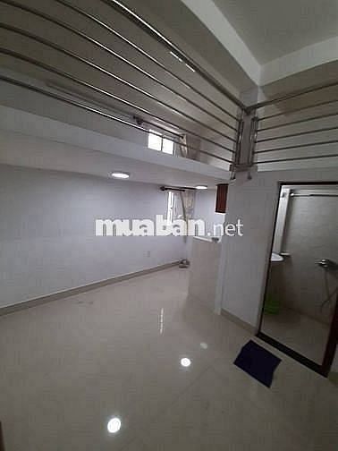 Cho thuê căn hộ mini 28m2 tòa nhà 622 Lũy Bán Bích, Tân Thành, Tân Phú