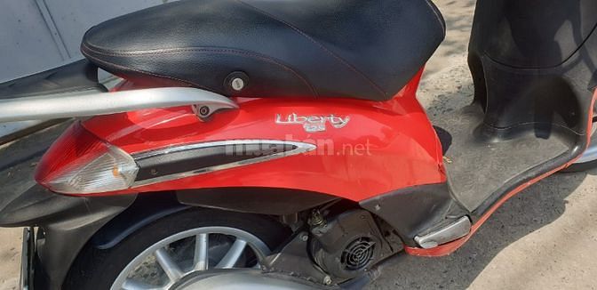 Cần bán piaggio lyberty biển sài gòn keo vỏ chưa lột, máy còn ngon.