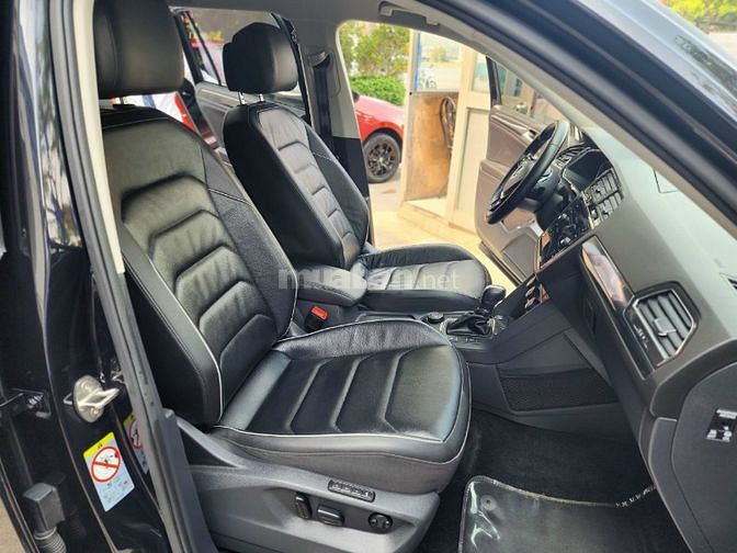 Tiguan lướt mới cứng nhiều option
