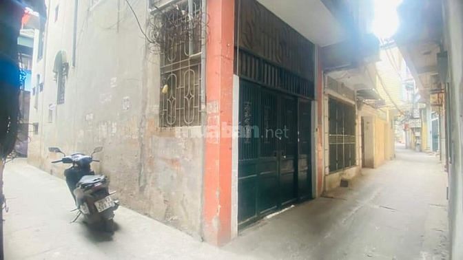 HOT Cần bán gấp nhà Phố Cự Lộc 45m2. Chỉ 5.5tỷ. Lô góc, ngõ 3 gác chạy