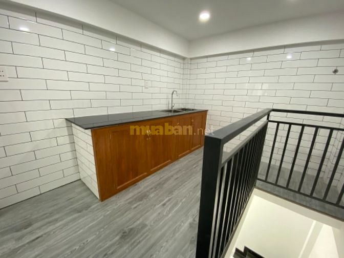 433/12 LÝ THÁI TỔ P9 Q10 - NHÀ ĐẸP SÁT MẶT TIỀN 