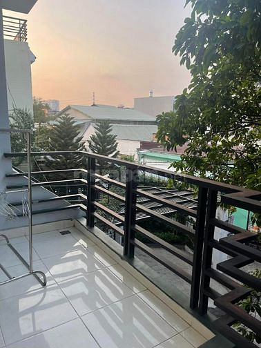 NHÀ ĐẸP 2 TẦNG SÁT MẶT TIỀN NGUYỄN VĂN QUÁ P.ĐHT Q12.5Mx25M DTCN 125M2