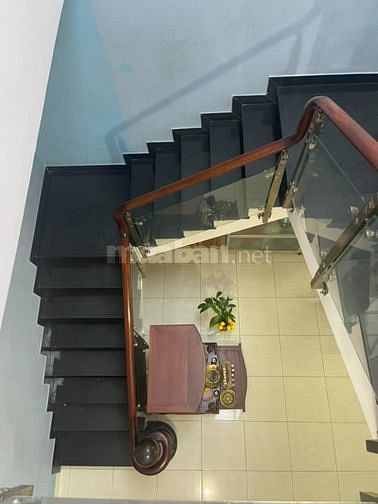 NHÀ ĐẸP 2 TẦNG SÁT MẶT TIỀN NGUYỄN VĂN QUÁ P.ĐHT Q12.5Mx25M DTCN 125M2
