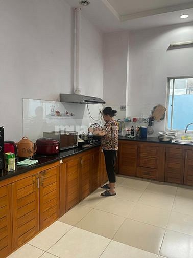 NHÀ ĐẸP 2 TẦNG SÁT MẶT TIỀN NGUYỄN VĂN QUÁ P.ĐHT Q12.5Mx25M DTCN 125M2