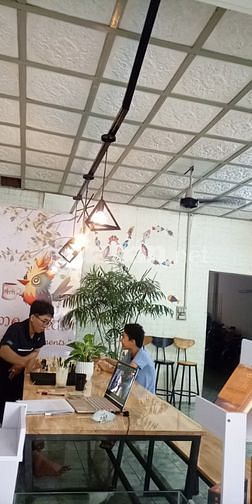 Sang quán Cafe ngang 7m hẻm đông đúc