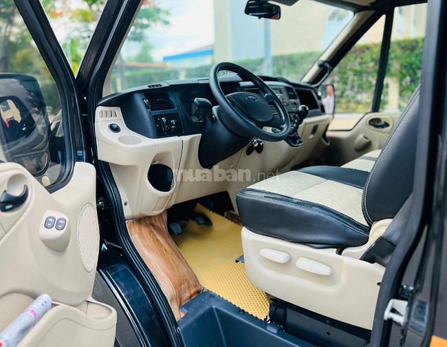 FORD TRANSIT 2018 máy dầu cực đẹp
