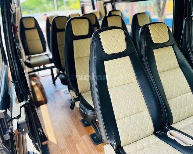 FORD TRANSIT 2018 máy dầu cực đẹp