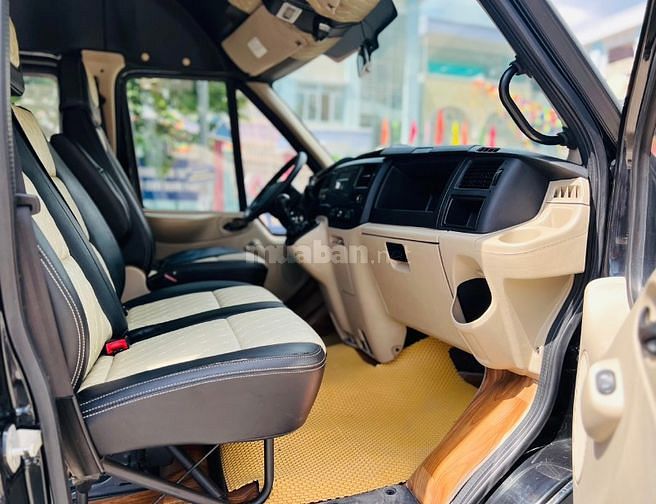 FORD TRANSIT 2018 máy dầu cực đẹp