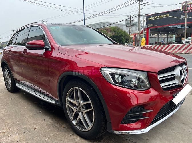 Bán Mercedes-Benz GLC300 máy 2.0L Turbo 4Matic 2 cầu
