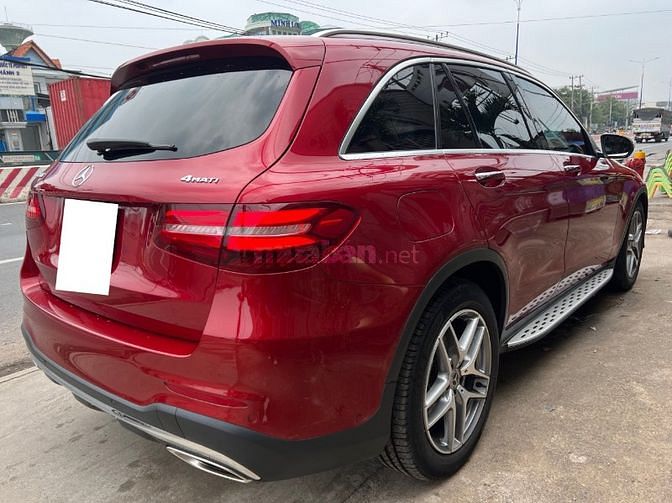 Bán Mercedes-Benz GLC300 máy 2.0L Turbo 4Matic 2 cầu