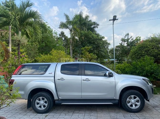 Bán isuzu D-Max LS MT 1 cầu số sàn, nắp cao, xe mới tinh
