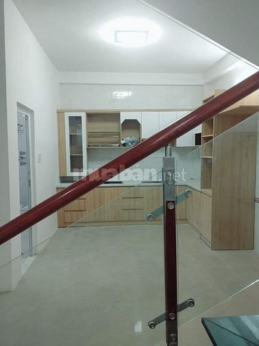 cần bán gấp nhà đường Lạc Long Quân,P.3,Q.11- dt: 33,25m2 SHR