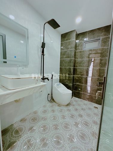 Nhà mới tinh.Thích Quảng Đức.PN. 4 tầng -38M2.Ngang hơn 4m. Giá 6,x ty