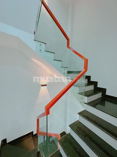 Nhà mới tinh.Thích Quảng Đức.PN. 4 tầng -38M2.Ngang hơn 4m. Giá 6,x ty