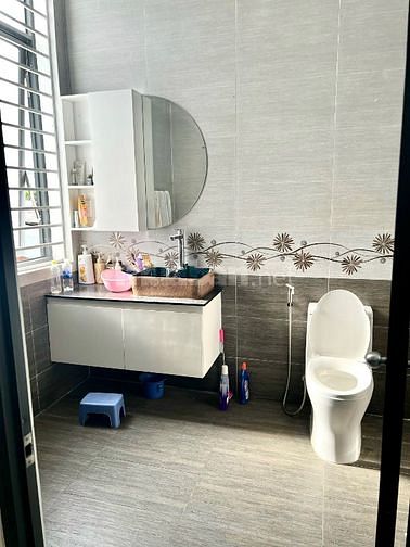 Nhà riêng 5m8 dài 20, 1 trệt 2 lầu, 1 sân thượng đường an Phú đông 25