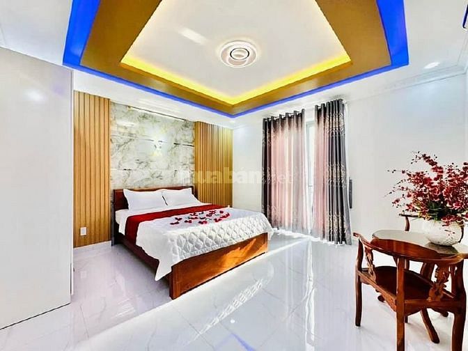 hẻm 1 sẹc 3 tầng lầu mới tiện kinh doanh spa p11 gv 