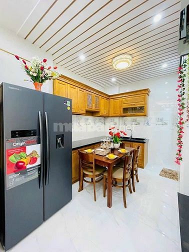 hẻm 1 sẹc 3 tầng lầu mới tiện kinh doanh spa p11 gv 