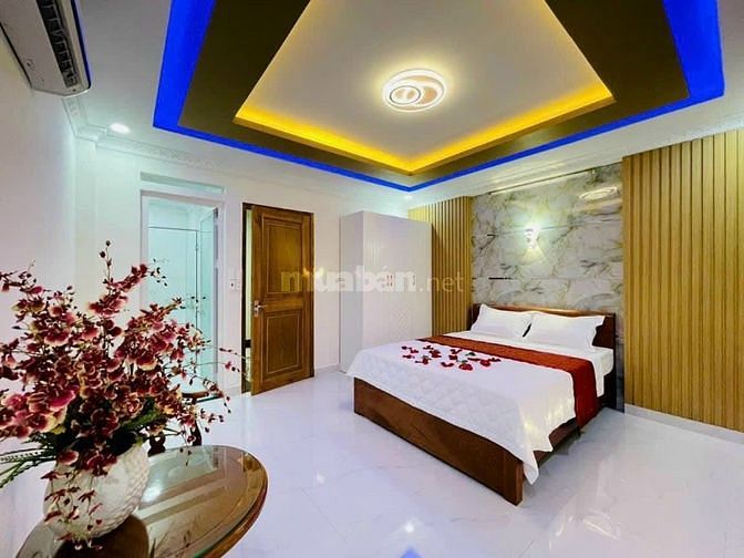 hẻm 1 sẹc 3 tầng lầu mới tiện kinh doanh spa p11 gv 