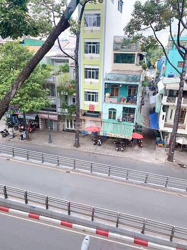 Bán gấp nhà Mặt Tiền - Ba Tháng Hai. 5 tầng. Nhà đẹp.