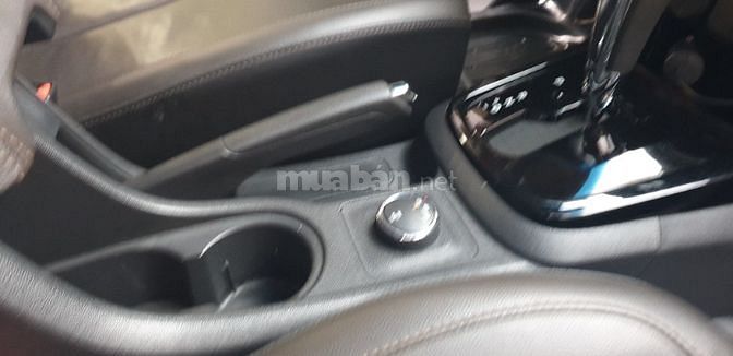 Chevrolet trailblazer LTZ 2 cầu máy dầu 2.5 tự động đời T12/2018 95%