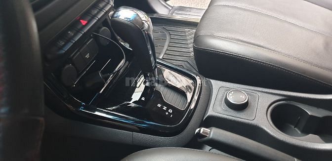 Chevrolet trailblazer LTZ 2 cầu máy dầu 2.5 tự động đời T12/2018 95%