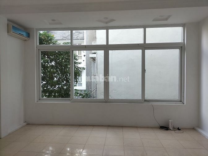 Bán gấp nhà Ngõ 5 phố Nguyễn Văn Cừ Long Biên .Gía 3,3 tỷ