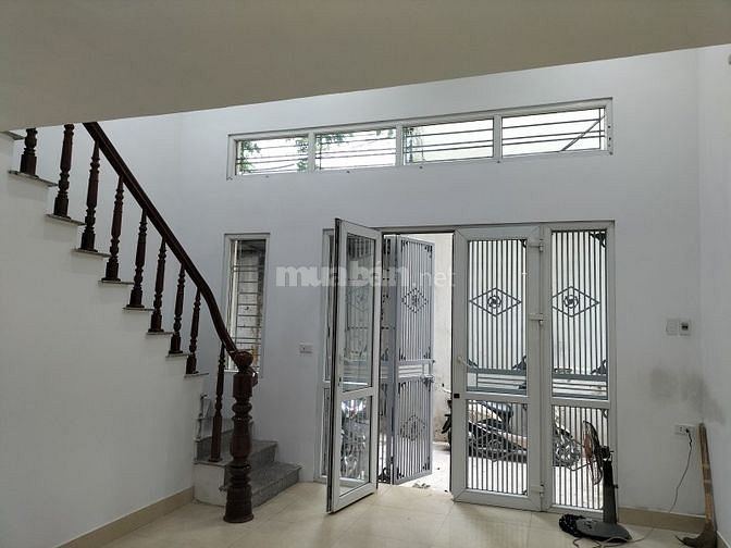 Bán gấp nhà Ngõ 5 phố Nguyễn Văn Cừ Long Biên .Gía 3,3 tỷ