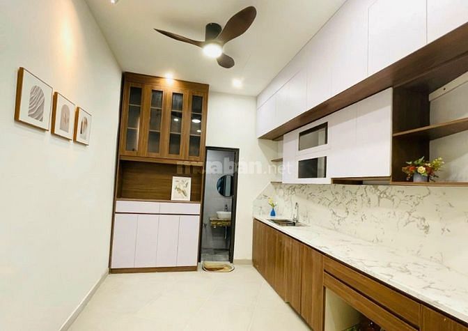 Chính chủ bán căn nhà tại Xuân La Tây Hồ 52m2 x 5 tầng, oto cách 40m