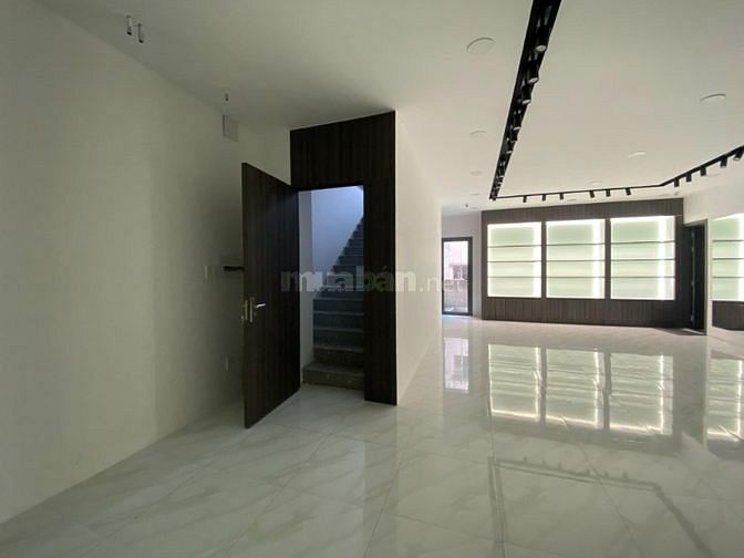 Cho thuê gấp nhà Mặt Tiền ngang 6m số 568B Đường 3/2, Quận 10