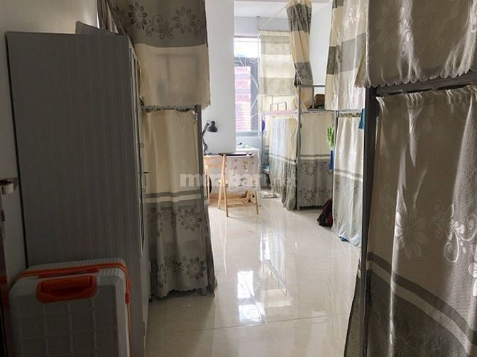 Homestay cao cấp nhà mới xây Đường Khánh Hội Q4 chỉ 1,6 triệu/ng giá b