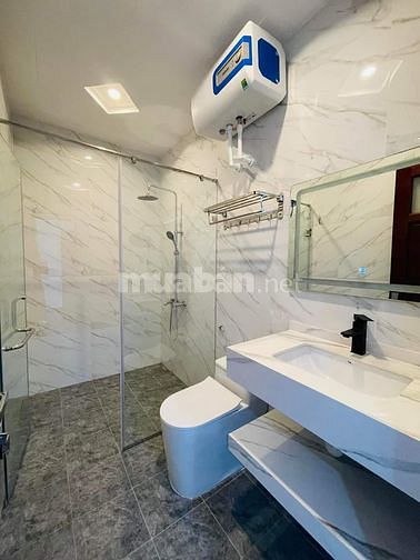 Bán nhà Hoàng Cầu, Đống Đa, 75m, 8 tầng, 5MT, thang máy, ô tô tránh