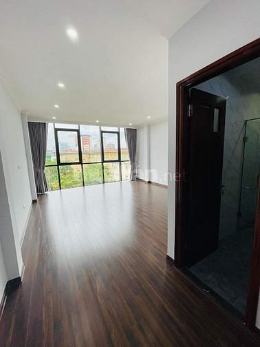 Bán nhà Hoàng Cầu, Đống Đa, 75m, 8 tầng, 5MT, thang máy, ô tô tránh