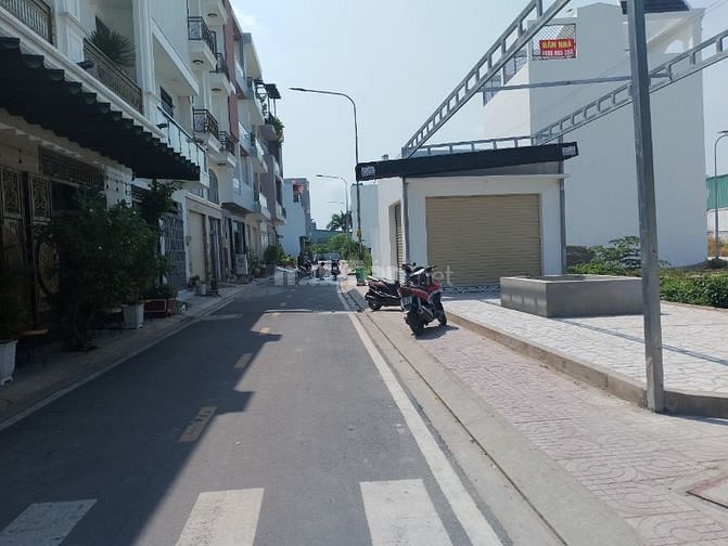 Bán lô đất đường xe hơi chỉ 2 tỷ 950 đường Tây Lân gần QL1A Hương Lộ2 