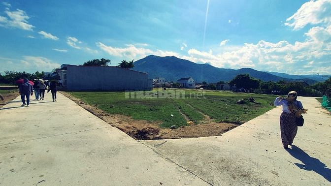 Bán gấp lô biệt thự 300m2 full thổ ngày QL1A - Bắc Vân Phong