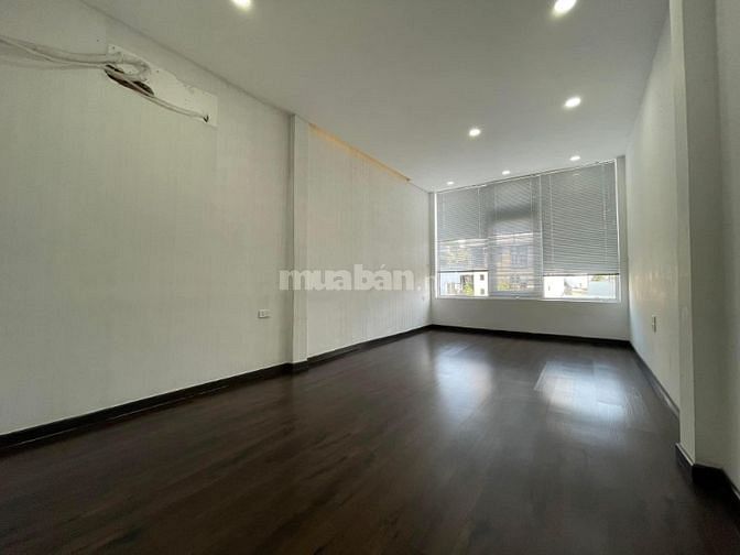 Cho thuê nhà góc 2MẶT TIỀN Lê Văn Sỹ, Phú Nhuận, ngang 4,5m nở hậu5,2m