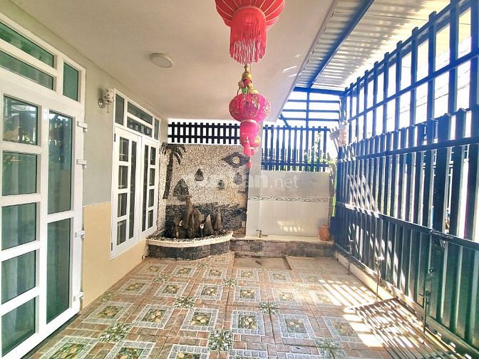 BÁN NHÀ ĐẸP GIÁ TỐT, NGAY BIỂN NHA TRANG
