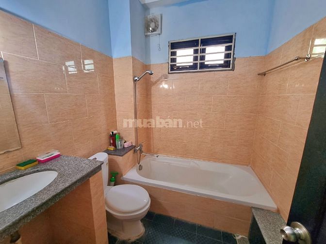 BÁN NHÀ ĐẸP GIÁ TỐT, NGAY BIỂN NHA TRANG