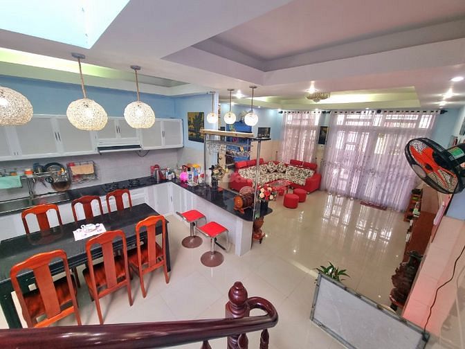 BÁN NHÀ ĐẸP GIÁ TỐT, NGAY BIỂN NHA TRANG