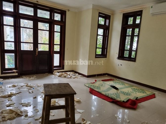 Cho thuê nhà 30m2, 4 tầng, 3 ngủ ngõ Hoàng hoa thám