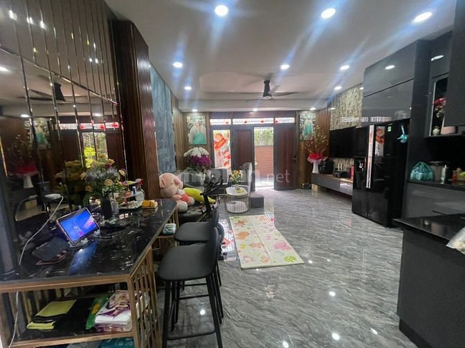 HXH Nhiêu Tứ, Q Phú Nhuận Nhà ngang 4,9x21,8m, Hậu 5,25m. 117,6m2